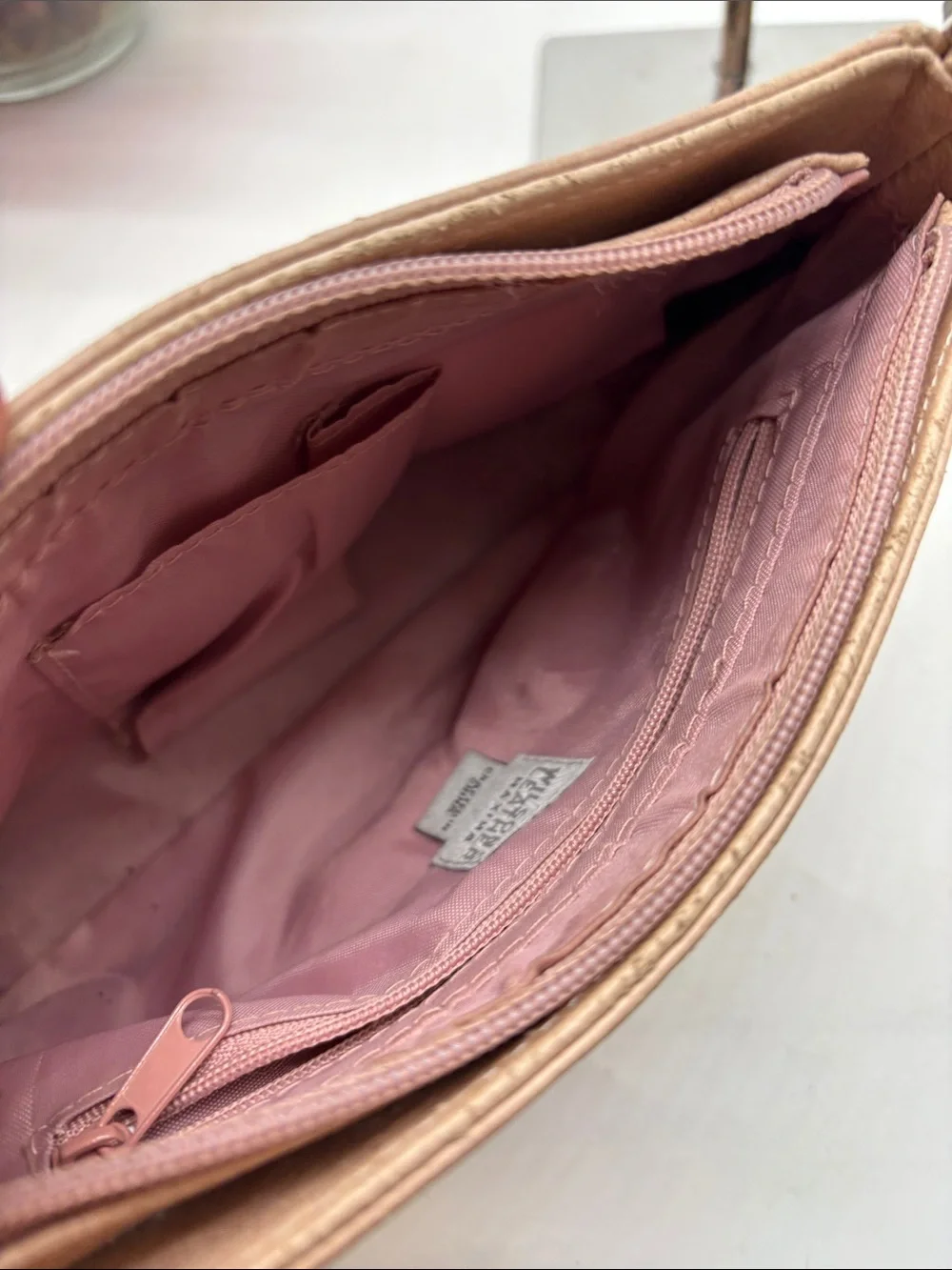 Wilson's Classic Tan Leather Shoulder Bag
